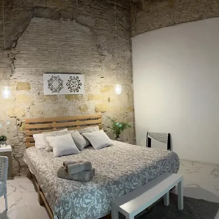 Konukevi Bf Boutique Jerez