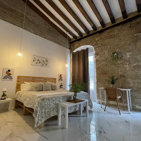 Konukevi Bf Boutique Jerez
